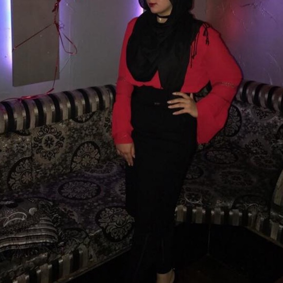 Rose & Olive Tops - Red fancy blouse 🎀